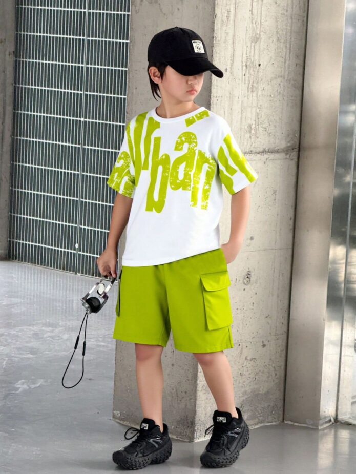 Conjunto urbano verde con blanco