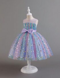 Vestido de estrellas doradas y tul