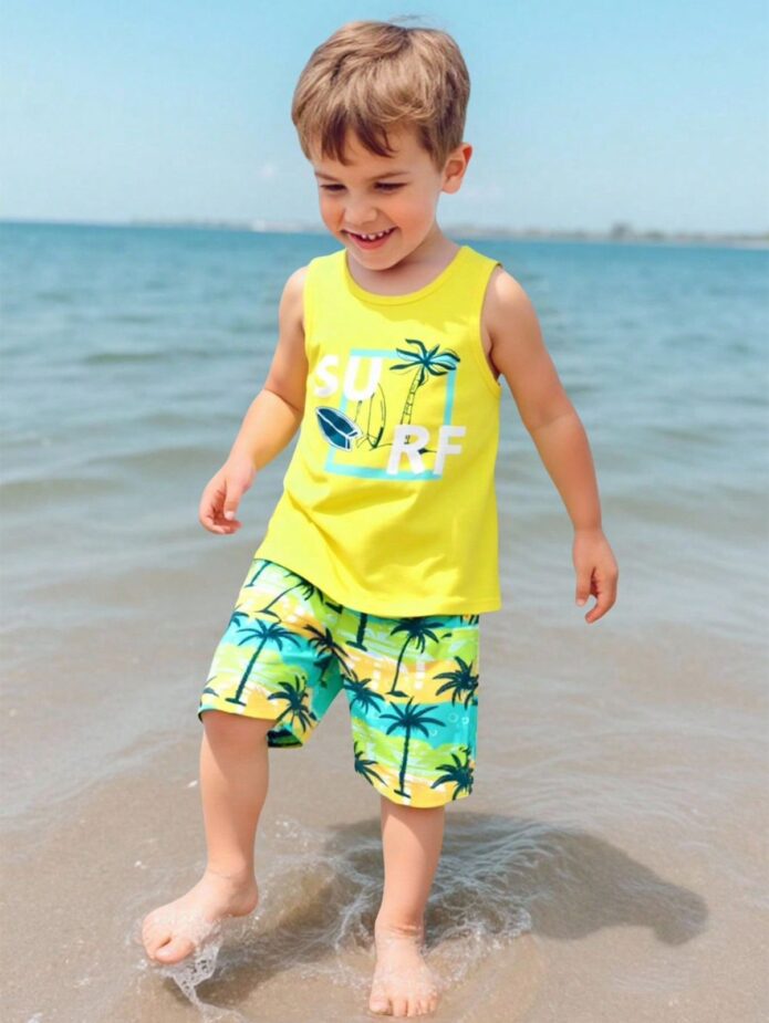 Conjunto palmeras y playa amarillo