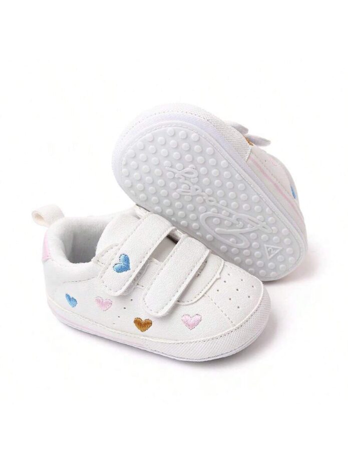Tenis blancos  Corazones multioclor